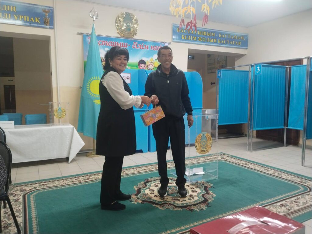 САЙРАМ АУДАНЫНДА 89 УЧАСКЕ ТАҢҒЫ 7.00-ДЕ АШЫЛДЫ