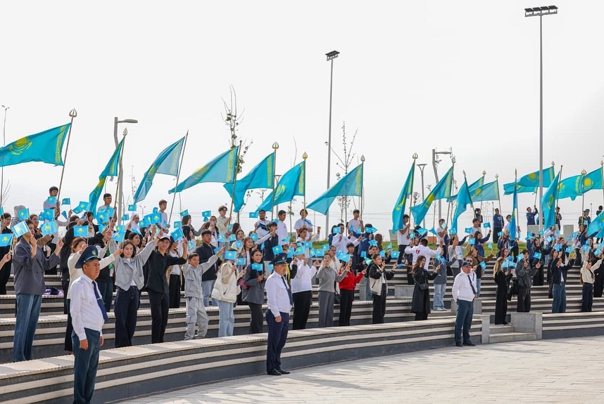 ШЫМКЕНТТЕ РЕСПУБЛИКА КҮНІНЕ ОРАЙ МЕМЛЕКЕТТІК ТУ САЛТАНАТТЫ ТҮРДЕ КӨТЕРІЛДІ