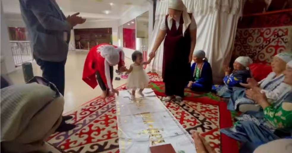 ҰЛТТЫҚ ДӘСТҮРЛЕР – ОТБАСЫНЫҢ РУХАНИ ТҰҒЫРЫ