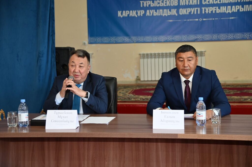 ҚАРАҚҰР АУЫЛЫНЫҢ ІШКІ ЖОЛДАРЫ 100 ПАЙЫЗ АСФАЛЬТПЕН ҚАМТЫЛДЫ