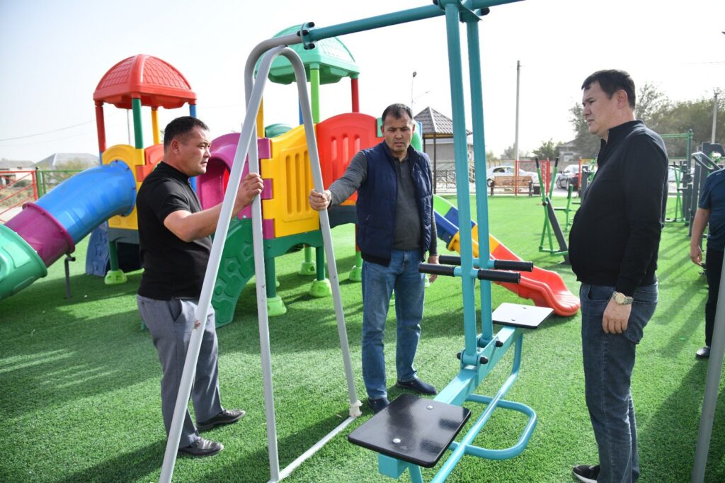 АУДАН ӘКІМІ ӘЛЕУМЕТТІК НЫСАНДАРДЫ АРАЛАП, КӨГАЛДАНДЫРУ ЖҰМЫСТАРЫН БАҚЫЛАДЫ