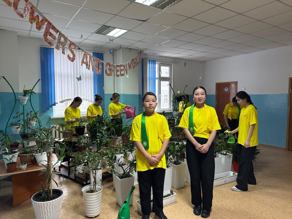 ЖАСТАР ЭКОЛОГИЯНЫ ҚОЛДАЙДЫ: ШЫМКЕНТТЕ «ТАЗА ҚАЗАҚСТАН» АКЦИЯСЫ ЖАЛҒАСУДА