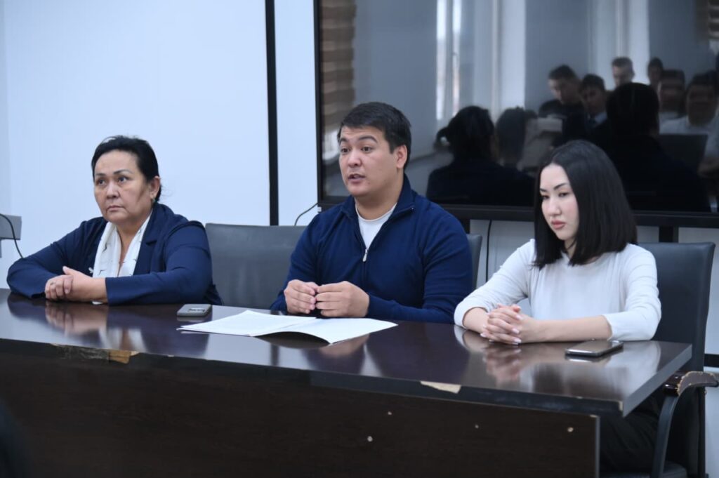 ИНДУСТРИЯ ЖӘНЕ ТАМАҚТАНУ КОЛЛЕДЖІНДЕ ЖАҢА КОНСТИТУЦИЯ ЖОБАСЫ ТАЛҚЫЛАНДЫ