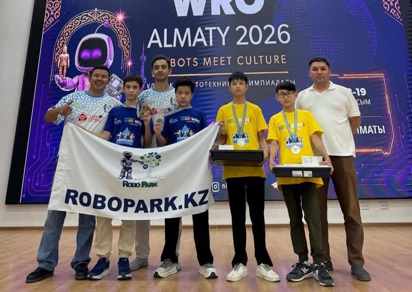 КЕНТАУЛЫҚ ЖАС РОБОТОТЕХНИКТЕР ҮНДІСТАНҒА ЖОЛДАМА ЖЕҢІП АЛДЫ